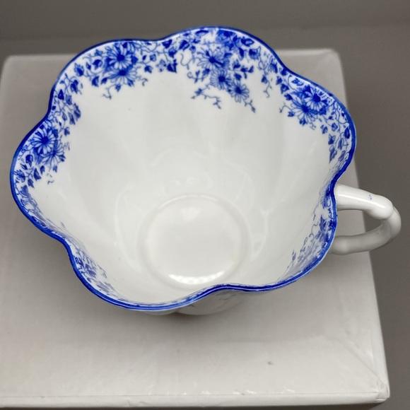 Shelley Dainty Blue Teacup and Saucer - Picture 4 of 6